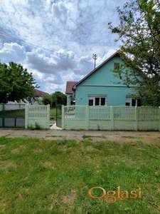 **Renovirana kuća sa placem od 1.400 m² – Stepanovićevo**